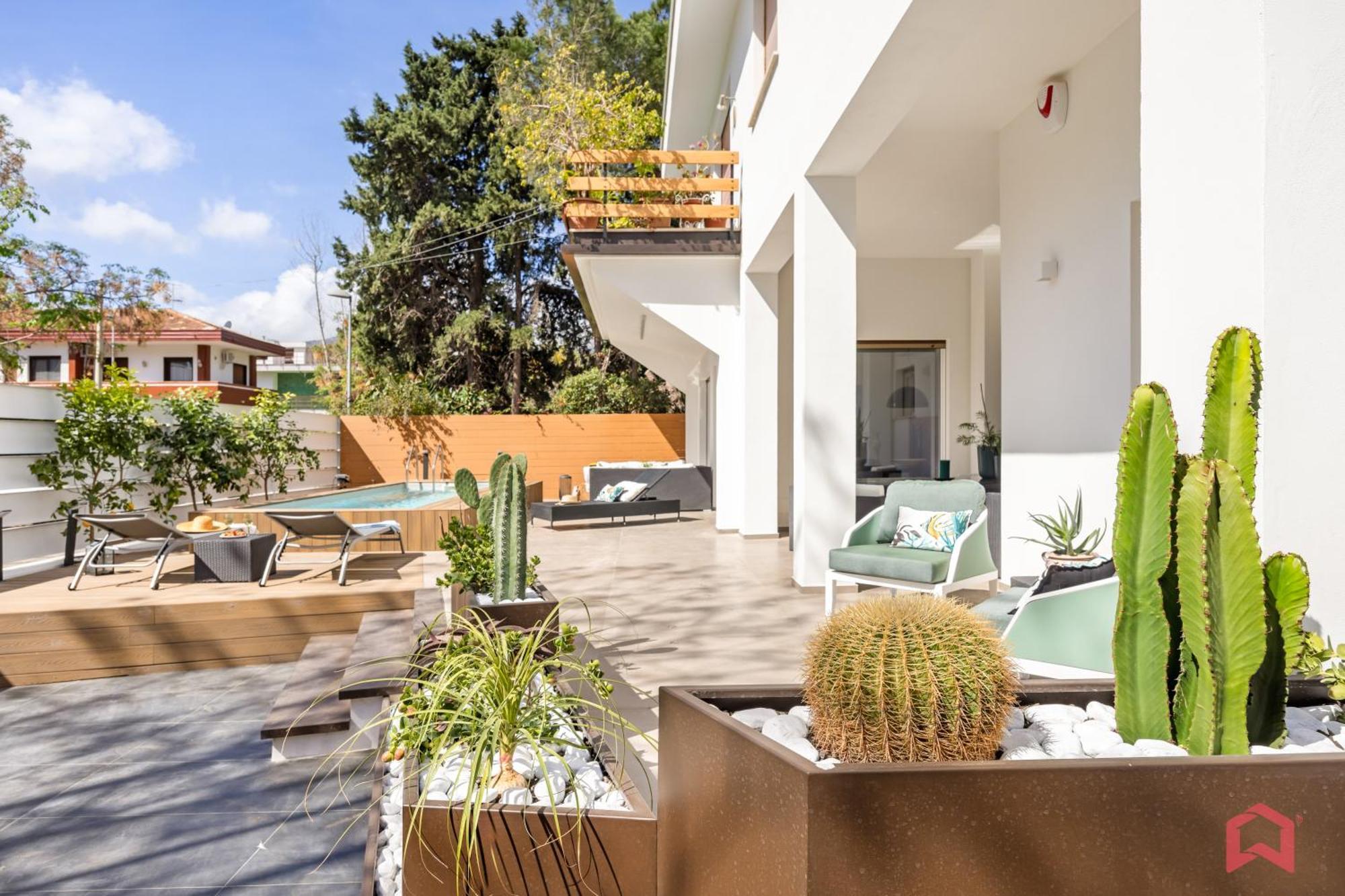 Appartamento In Villa Con Piscina Privata Palermo Luaran gambar